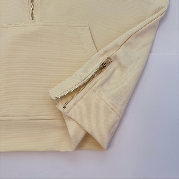 ✨ Entro Cream Short Set (Top + Shorts) - Size Medium 💫 - Picture 6 of 16